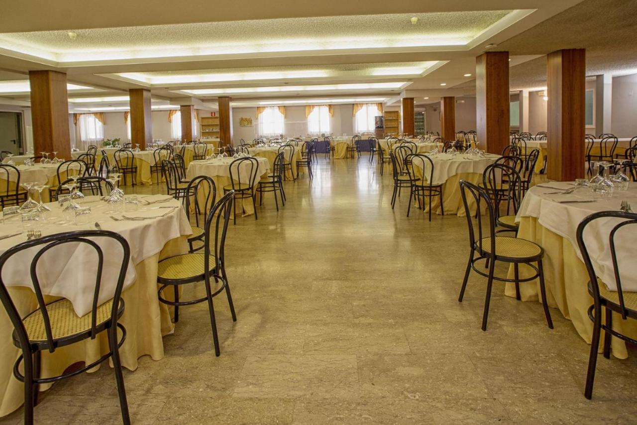 Hotel Roccaporena & La Margherita Cascia Exteriör bild