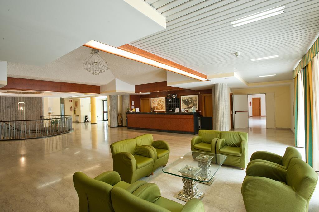 Hotel Roccaporena & La Margherita Cascia Exteriör bild