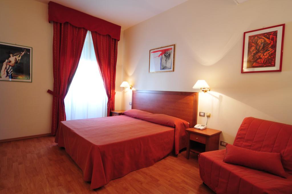 Hotel Roccaporena & La Margherita Cascia Exteriör bild