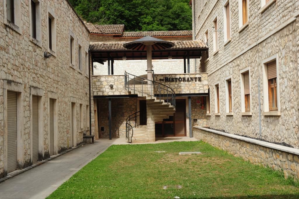 Hotel Roccaporena & La Margherita Cascia Exteriör bild
